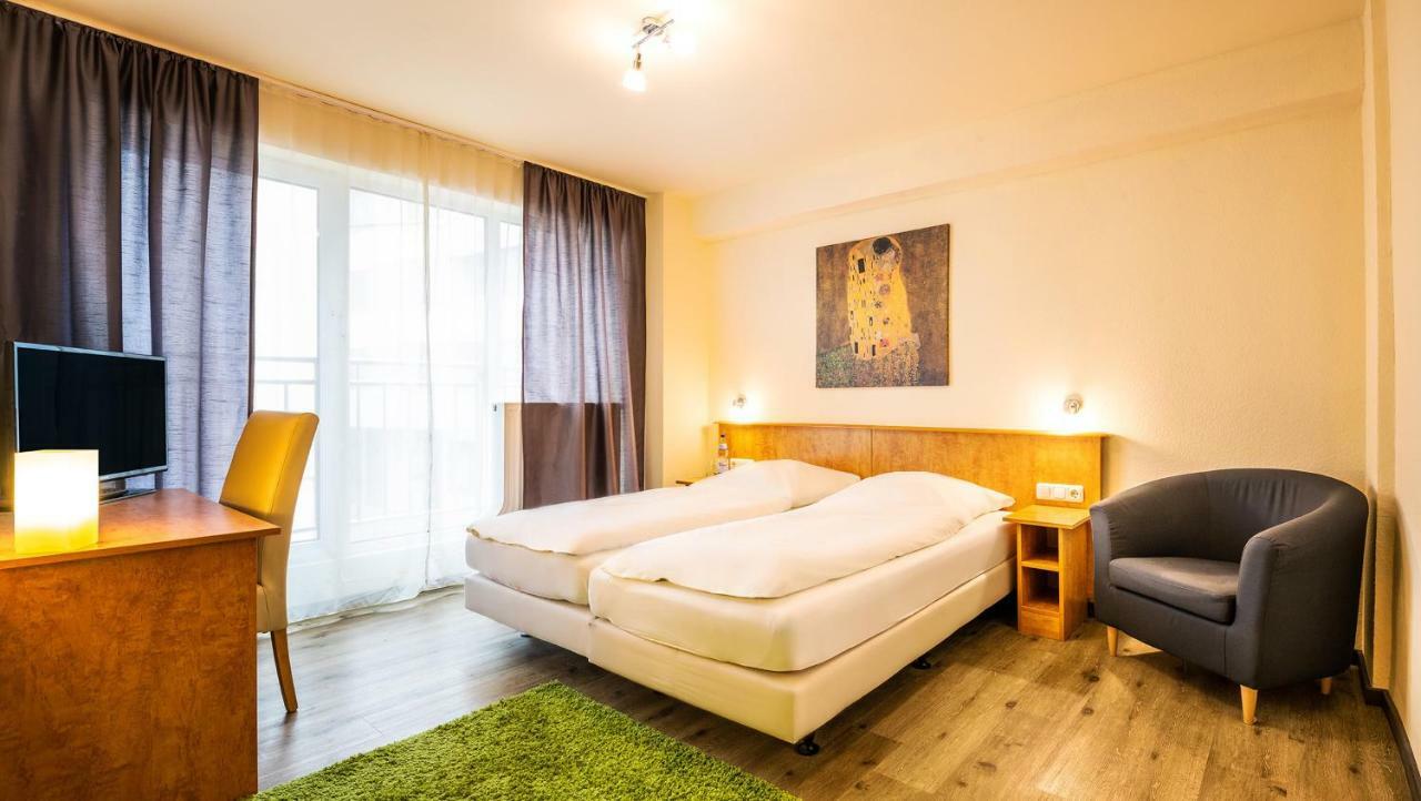 Schroeders City-Style-Hotel Трир Стая снимка