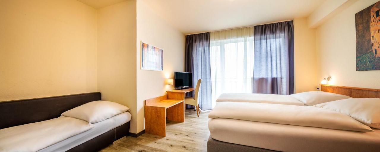Schroeders City-Style-Hotel Трир Стая снимка